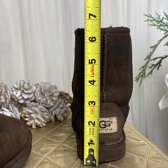 REDUCED! Youth Ugg Australia Classic II boots - Picture 12 of 13